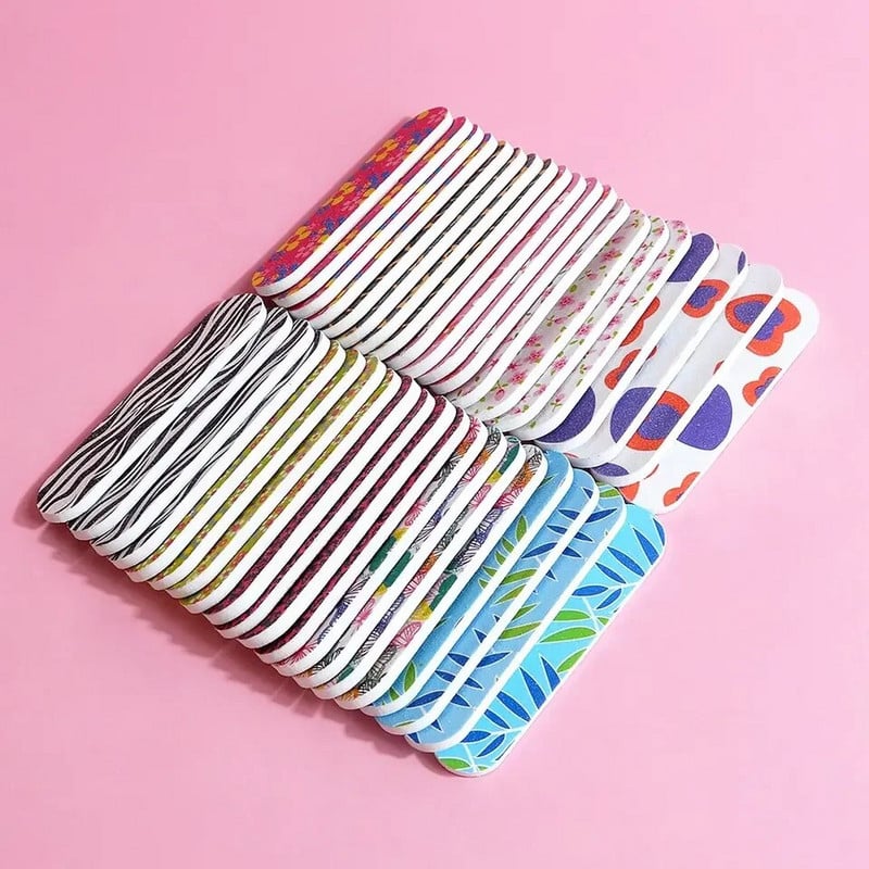 Maniküüri tööriistade hulgimüük Värvilised kahepoolsed smirgelplaadid väikesed 9 cm miniküüneviil küüneviili lõikamise tööriist