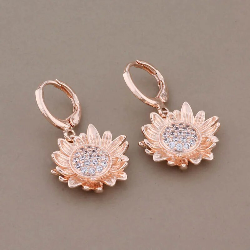 Luksuslikud ehete komplektid Trend Kvaliteetne valge tsirkoon roosikulla värvi lilledega kõrvarõngad naistele Elegantne naiste komplekt