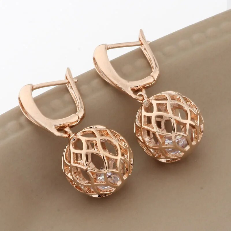 Jauni liela raksta dobi juvelierizstrādājumu komplekti 585 rožu zelta krāsā ar kubiskā cirkonija oksiju sievietēm, grebti unikāli modes juvelierizstrādājumu komplekti