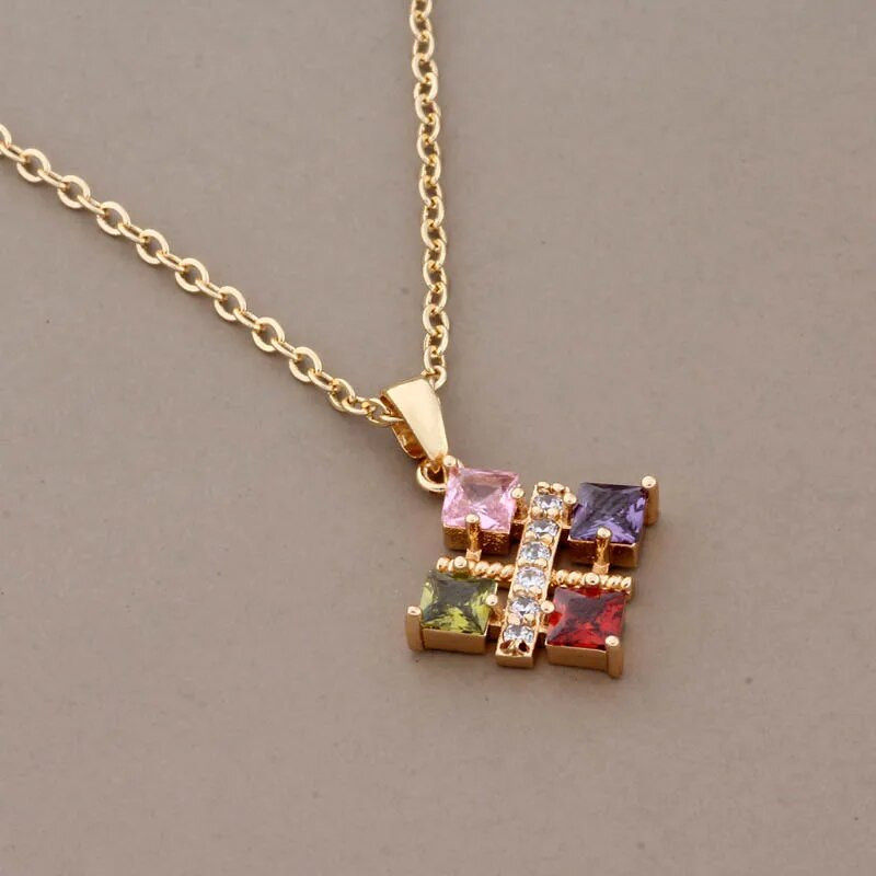 Uued trendikõrvarõngad ja ripatsite komplektid naistele kullavärvi naturaalse tsirkooniga Ebatavaline kõrvarõngaste mood Luksuslik elegantne naiste komplekt