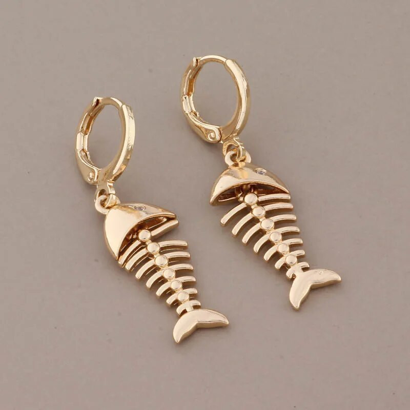 Uus moodne kalaluu kujuga kvaliteetne ehe kullavärvi rippuvate kõrvarõngaste komplektid naistele luksuslik elegantne ehtekomplekt