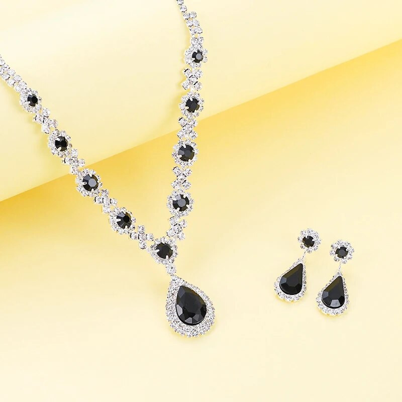 Prabangūs sidabro spalvų papuošalų rinkiniai moterims Choker karolių auskarų rinkinys Vestuvių nuotakos karolių rinkiniai Kostiumo priedai