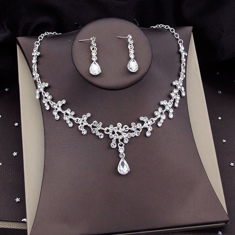 Luksuslikud hõbedavärvi kristallist pruudi ehete komplektid naistele kaelakee kõrvarõngad ballile pulmakleit pruudi kaelakee komplektid mood