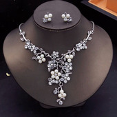 Imeilusad pärlitest pruudi ehete komplektid naistele Luksuslik kaelakee kaelakee kõrvarõngad pulmakleit pruudi kaelakee komplektid mood