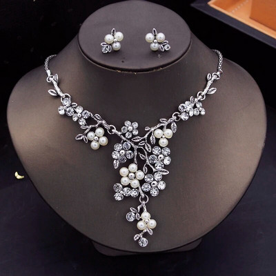 Imeilusad pärlitest pruudi ehete komplektid naistele Luksuslik kaelakee kaelakee kõrvarõngad pulmakleit pruudi kaelakee komplektid mood