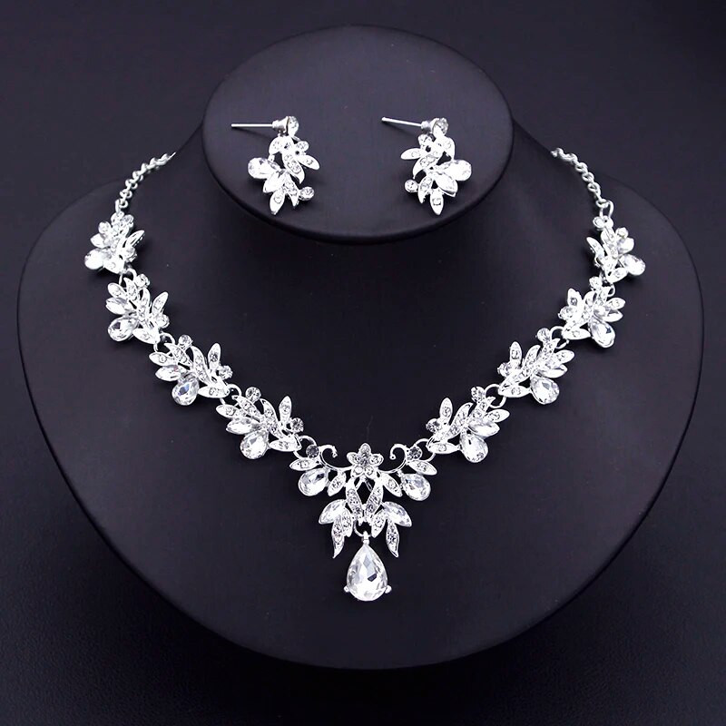 Πολυτελή σετ κολιέ πράσινο τσόκερ για γυναίκες Κρεμαστά σκουλαρίκια Νύφη Κοσμήματα γιακάς σετ δύο τεμαχίων Αξεσουάρ για νυφικό