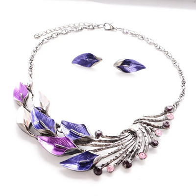 Izsmalcināti grezni gradienta purpursarkani lapas, pāva spalvu kaklarotas auskaru komplekts sievietēm Eleganti Calla Lily līgavas rotaslietas