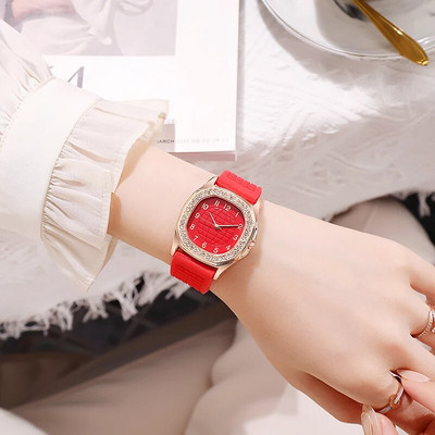 Jaunums Sieviešu kleita Pulkstenis Candy Color Silikona siksniņa Lovely Lady Girls Dāvanas Pulkstenis Ikdienas kvarca rokas pulkstenis Relogio Feminino