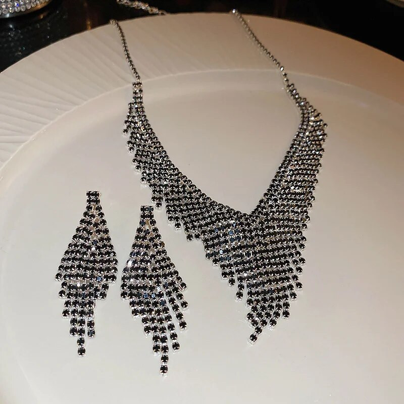 FYUAN Fashion pika tutiga kaelakee kõrvarõngad naistele mustad kividest kõrvarõngad naiste peopulmad ehete komplektid