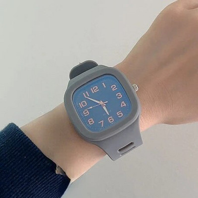 Četvrtasti kvarcni satovi za muškarce i žene Ins Style Jednostavan vodootporan sportski sat Moda za slobodno vrijeme Studentski sat za par Veleprodaja