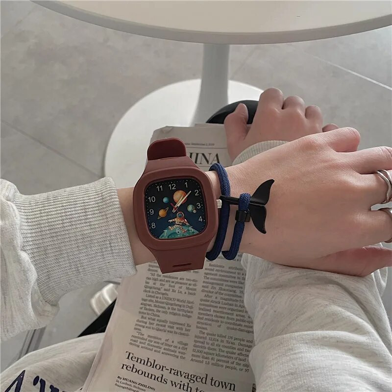 Modes kvadrātveida kvarca astronautu modeļa ciparnīca Ikdienas rokas pulksteņi Gumijas siksniņa Moderns pulkstenis ūdensizturīgs rokas pulkstenis sievietēm