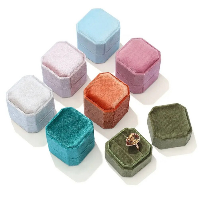 Kaheksanurkne sametist topeltsõrmuse hoiuümbris eemaldatava kaanega abielusõrmuse karp Elegantsed kihlasõrmuse vitriinkarbid