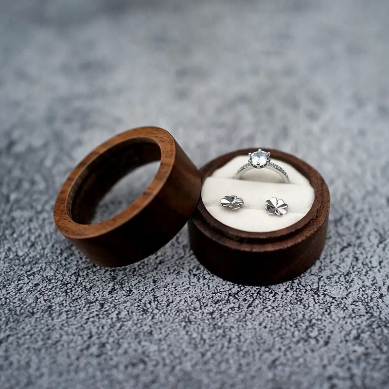 Puidust sõrmuse hoiukarp Ehtekarbi hoiustamiskarp Armastussõrmuse näidikukarp Kihluskingituste ümbris Armastuskingitus