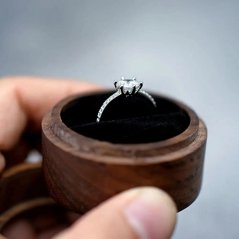 Puidust sõrmuse hoiukarp Ehtekarbi hoiustamiskarp Armastussõrmuse näidikukarp Kihluskingituste ümbris Armastuskingitus