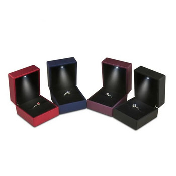 Луксозна кадифена кутия за бижута Калъф за бижута със светлина LED пръстен Кутия за обеци Колие за обеци Съхранение за годежни сватбени подаръци