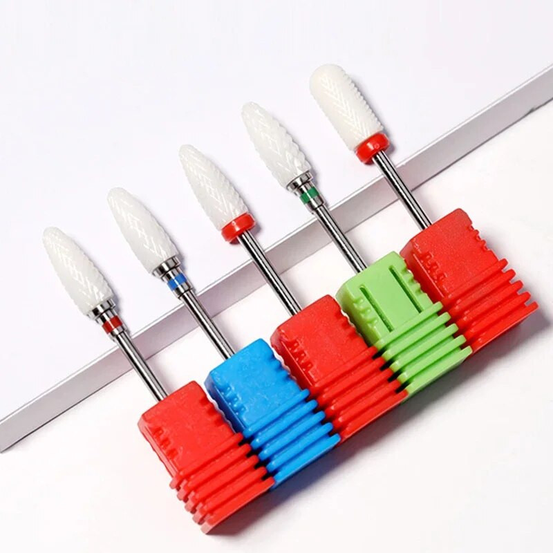 Keraamilisest karbiidist küünepuuriots Pööratav puurimisfrees naelaotsakud Elektriline puurmasin maniküüri pediküüri viilideks Tööriistad