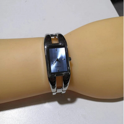 Uued naiste käevõrud Luksuslikud käevõrud kvartskellad vabaaja õhukese ribaga naiste käevõruga käekellad Feminino Relogio ilukujundusega kell