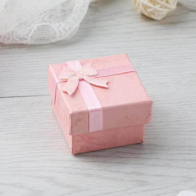 12 tk. Paberist sõrmusekarbid kaarekujulise kujundusega kõrvarõngaste jaoks 1 tosin ehteümbrist sõbrapäevakingituseks Hulgi, hulgi