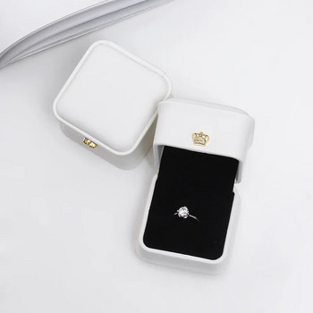 1Pcs модна кутия за бижута с пръстени 5.8x5.8x4.5cm розово злато/тъмносиньо/зелено/бяло Pu корона катарама сватбен подарък кутия за бижута