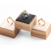 GENENIC ehtesõrmuste kuvamisalus Naturaalsest bambusest ruudukujuline sõrmusehoidja, fotograafia vitriin