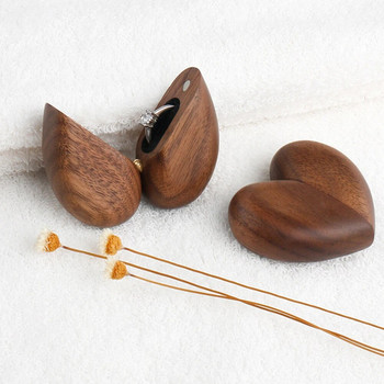 Кутия за пръстени от орехово дърво Винтидж магнитна катарама във формата на сърце за предложение за сватба Годежни подаръци Организатор Калъф за съхранение на бижута