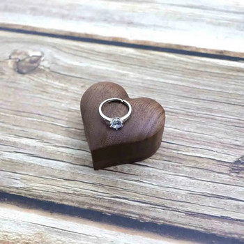 Кутия за пръстени от орехово дърво Винтидж магнитна катарама във формата на сърце за предложение за сватба Годежни подаръци Организатор Калъф за съхранение на бижута