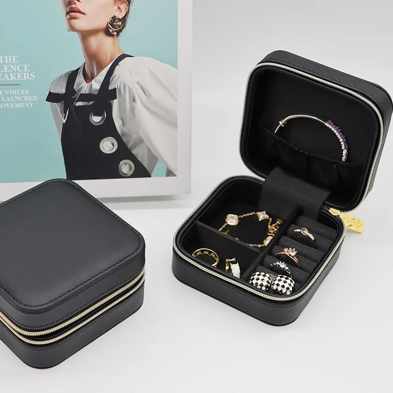 Pārnēsājama ceļojumu rotaslietu kastīte Gredzens kaklarota rokassprādze Auskari Glabāšana Augstas kvalitātes PU ādas rāvējslēdzējs rotaslietu organizatora kastīte Joyero