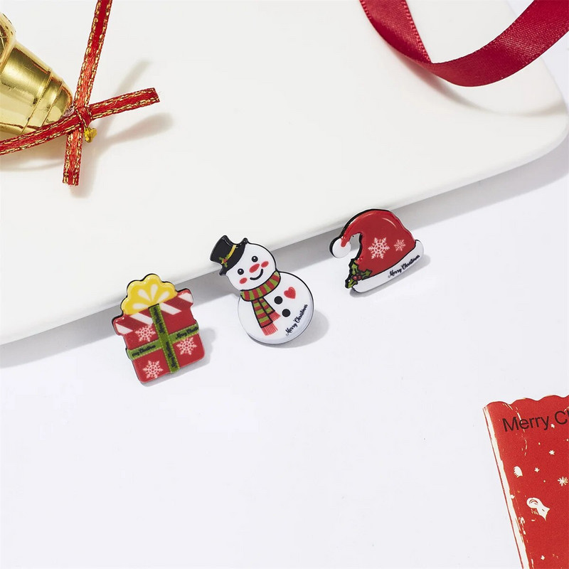 3/4 tk/komplekt Häid jõule prossid naistele Akrüülvaigust jõulupuu Jõuluvana Hirv Lumememme reväärinõelad aastavahetuse peo ehted