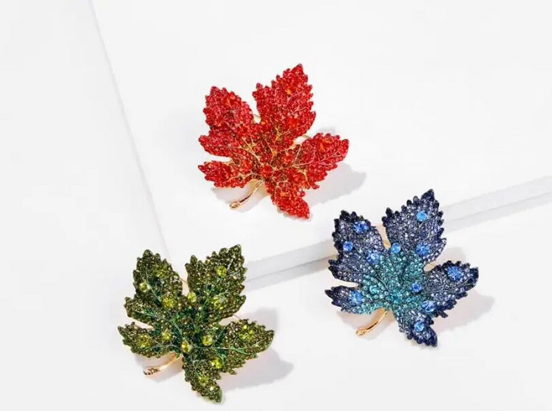 Elegantiškos krištolinės klevo lapų segės Prabangus temperamentas Moterims Vestuvės Banketai Drabužiai Papuošalai Vakarėlio aksesuarai Dovanos