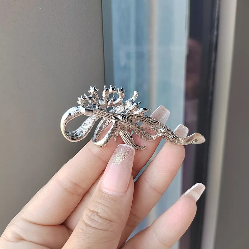 Elegantne rhinestone Bauhinia prossid sulamist kristallist lillega pross reväärinõel Korsage pulmaehted naistele lillekimp