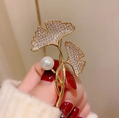 Fashion Flower Brooch For Women Ginkgo Leaf Pearl Full Of Rhinestone Brooch Jewelry Collar Pin Jewelry Girl Gift