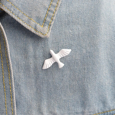 New Trendy Swallow Brooch Acrylic Vintage White Peace Dove Animal Birds Broche Pin Fashion Jewelry Girl Accessories For Women