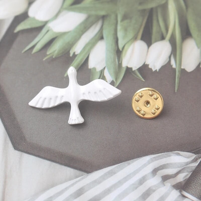 Uus trendikas pääsuke pross akrüül Vintage valge rahu tuvi loomalinnud sõlgnõel Moeehted tüdrukute aksessuaarid naistele