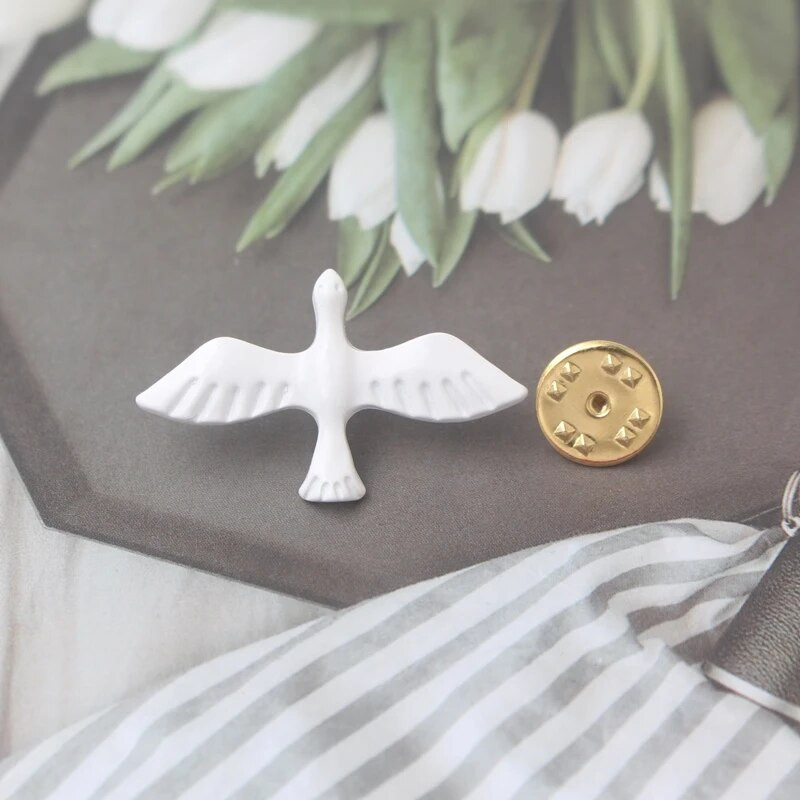 Uus trendikas pääsuke pross akrüül Vintage valge rahu tuvi loomalinnud sõlgnõel Moeehted tüdrukute aksessuaarid naistele