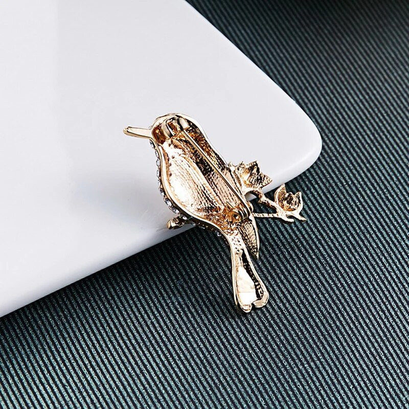 1 tk Retro Rhinestonest linnuprossid naistele Lillede ja harakate nööpnõelad Säravad loomaehted Disainiga emailnõel Kingitused naistele