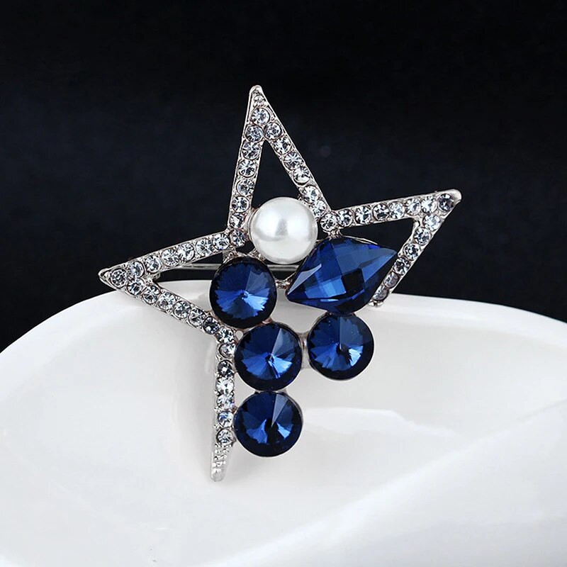 1 tk Moodne läikiv kristallpärl, õõnsad, tähed, prossid, nööpnõelad Naiste reväärid, peokimbud, ehted, aksessuaarid 4,5*4,5 cm