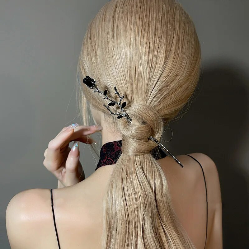 JWER Vintage τριαντάφυλλα μπαστούνια μαλλιών για γυναίκες Απλό λουλούδι Μαύρο κόκκινο φουρκέτα Μαλλιά τσοπ ξυλάκι Δίσκος Κόσμημα κεφαλής Κοσμήματα