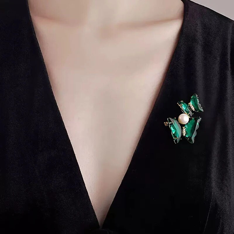 1 tk Mood, roheline kristall, topeltliblikas pross naiste ülikonnanõelaga ehe valge pärliga aksessuaaridega kingitus