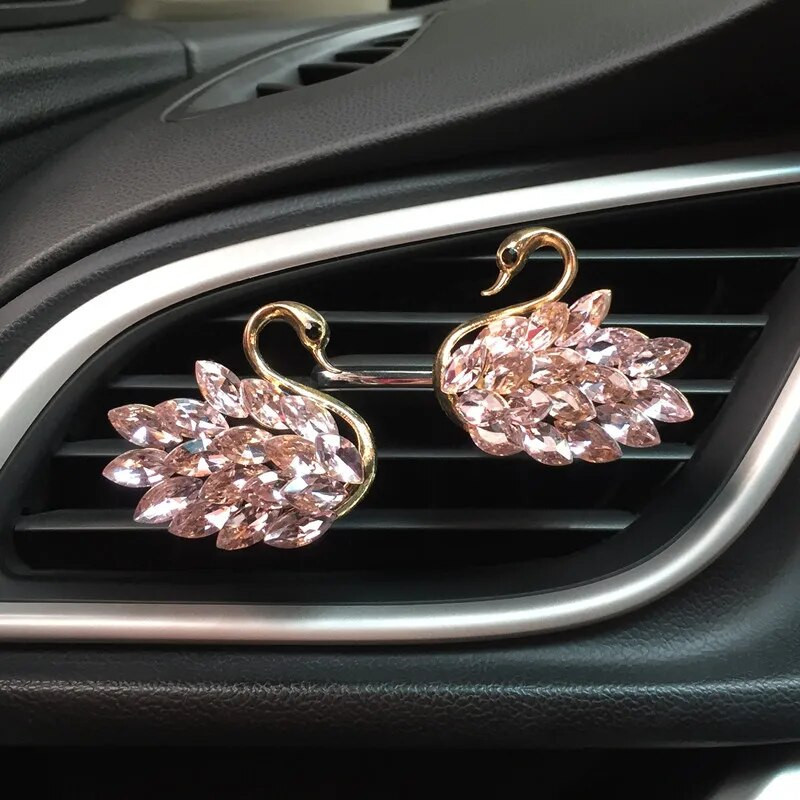 Autokristallide teemantidega naastudega Swan õhu väljalaskeklamber auto aroomiteraapia auto sisekujundus naiste auto parfüümi õhu väljalaskeava