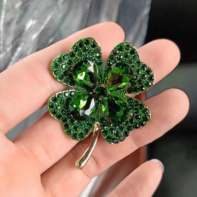 1 tk Rhinestonest ristikprossid naistele Rohelise ja punase värviga Pin Peace and Health Plant Ehted 5,1*4cm