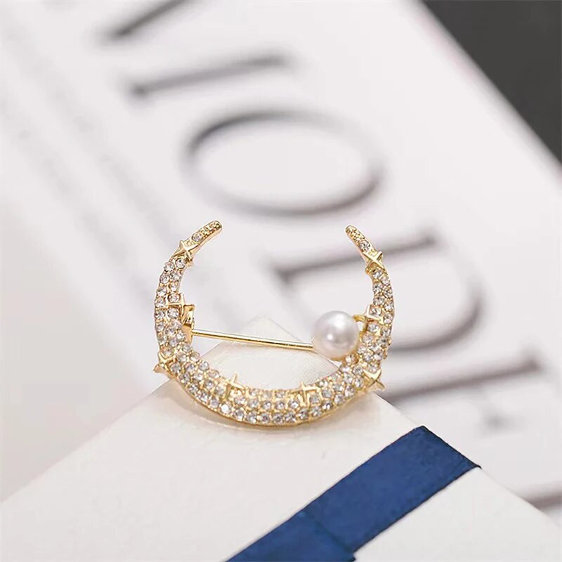 Nauji 1 vnt mados dizaino blykstės Kalnų krištolo mėnulio imitacija perlų sagė madingi temperamento drabužių priedai