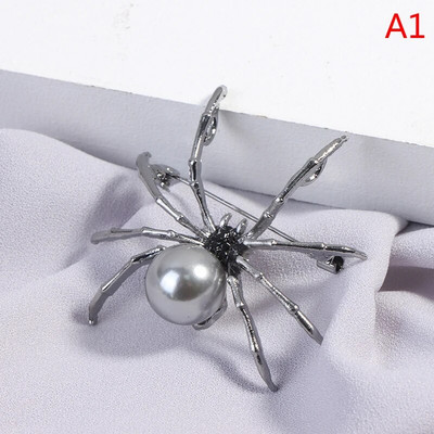 1 tk must/valge Kvaliteetne ämblikpärlitest putukate pross Naistele korss Kingitused meestele Aksessuaarid Korea moe isiksusega ehted