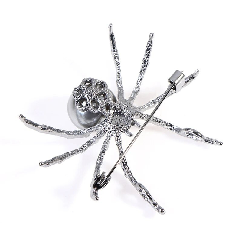 1 tk must/valge Kvaliteetne ämblikpärlitest putukate pross Naistele korss Kingitused meestele Aksessuaarid Korea moe isiksusega ehted