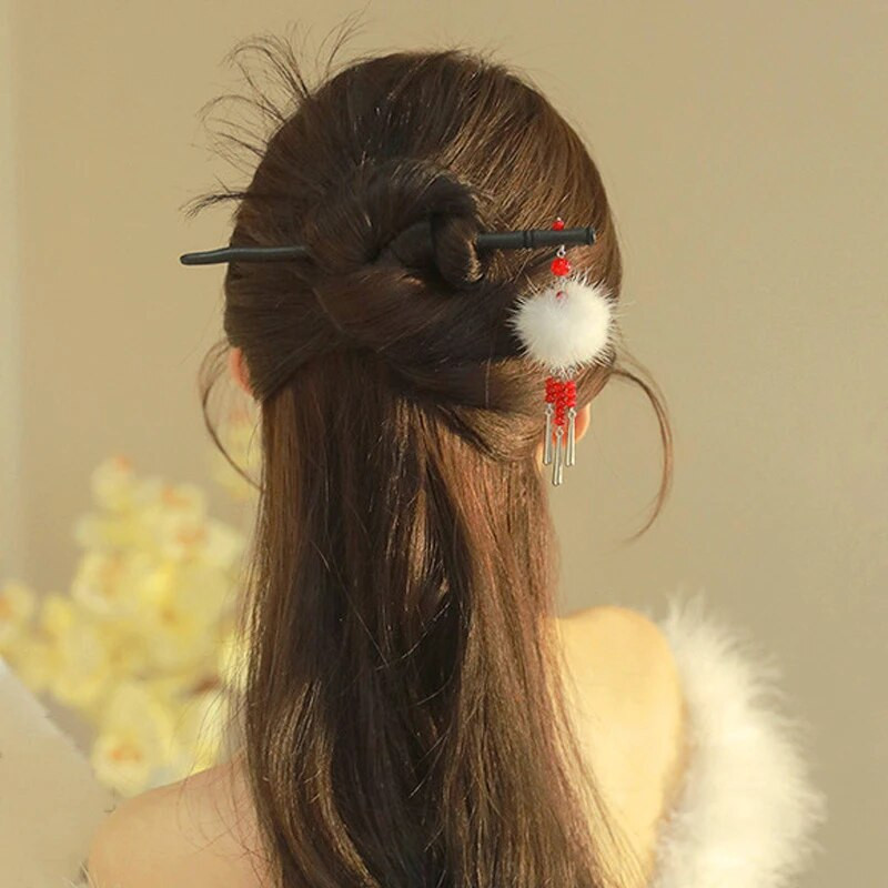 1 tk Vintage Hiina stiilis puidust juuksepulk koos Hairballi ripatsiga söögipulga kujuga juukseklambrid naiste peakatted, juukseaksessuaarid