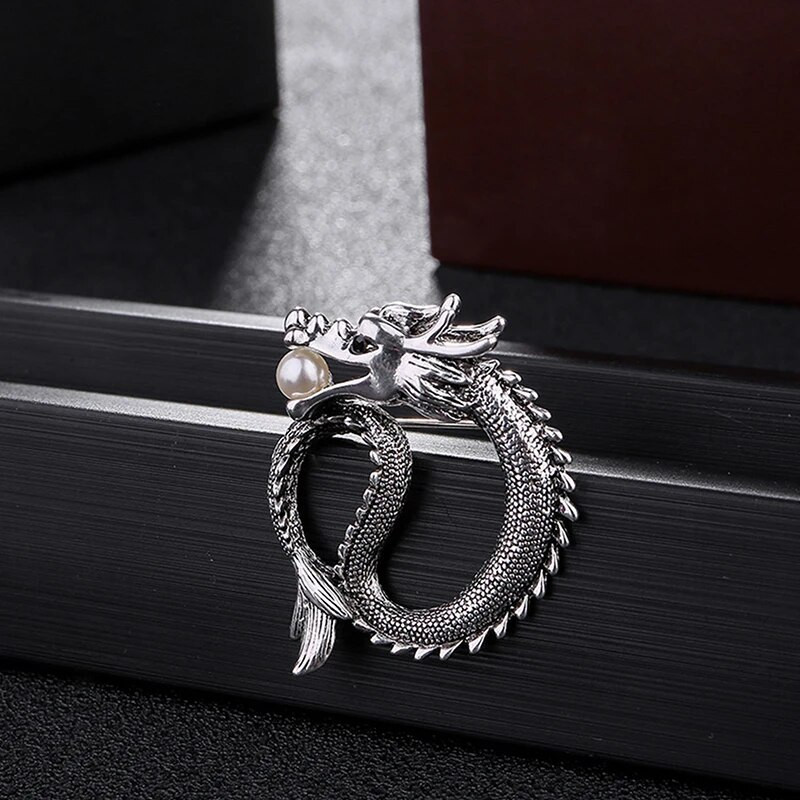 1 tk moodne nööpnõela märk Retro Euroopa ja Ameerika tippklassi meeste ülikonnad Vintage märgiga pross ehted sulamist draakoni toteemi pross