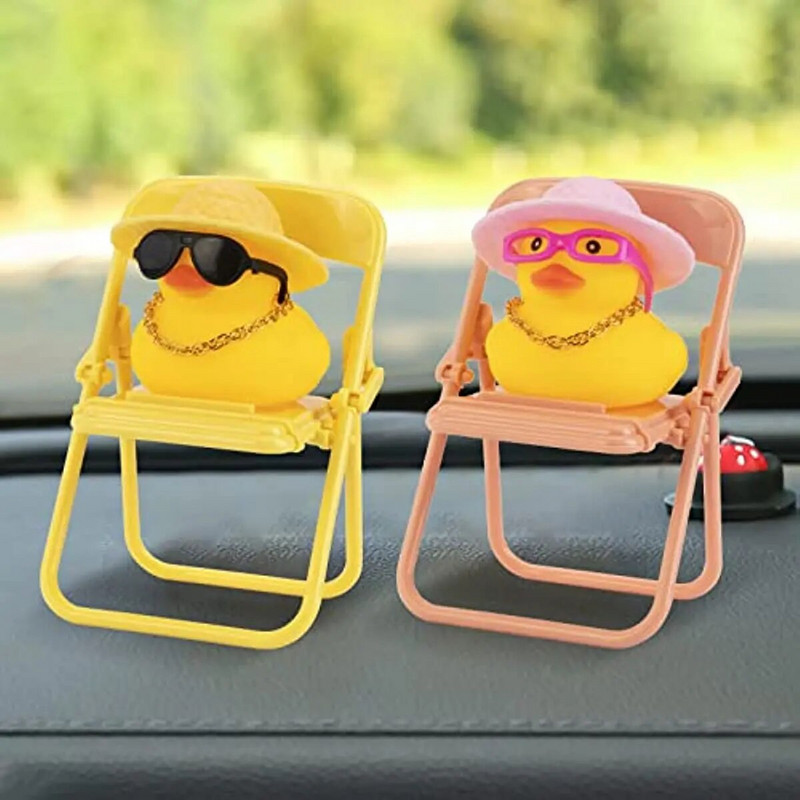 Miniauto kummipardid, kummipardi autokaunistus armatuurlaua autodekoratsioon koos minitooli, mütsi, kaelakee ja päikeseprillidega