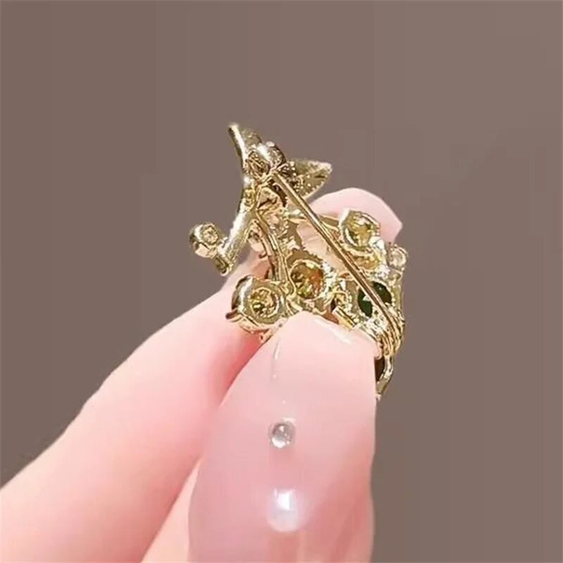 1PC Mini Delicate Grape Pins Καρφίτσες σταφυλιού για γυναίκες Rhineson Purple Grape Fruits Casual Suit Καρφίτσες καρφίτσας Δώρα