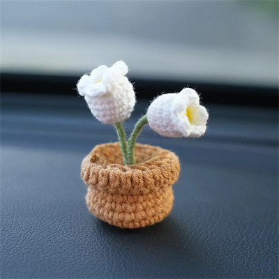 Käsitsi kootud minipotti auto lilleehted punutud päevalill tulbi auto keskkonsool lille ripats auto sisekujundus