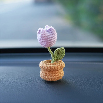 Käsitsi kootud minipotti auto lilleehted punutud päevalill tulbi auto keskkonsool lille ripats auto sisekujundus