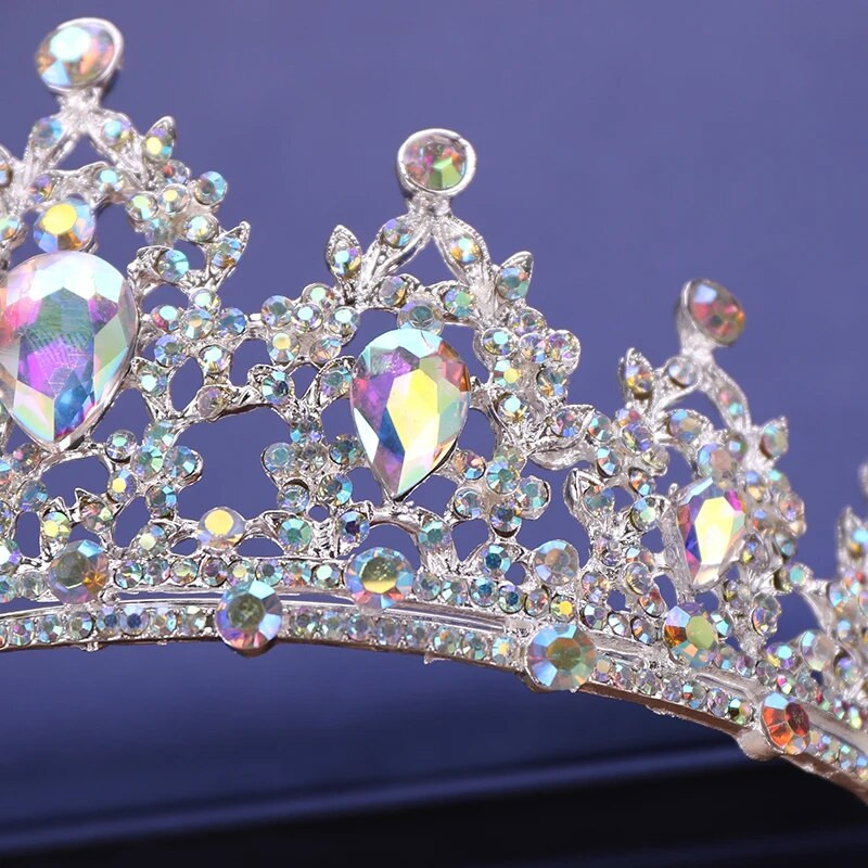 Pulmajuuksed Tiaara kristallist pruudi tiaara kroon hõbedase värvi diademloor tiaarad pulmajuukse aksessuaarid peakatted pea ehted